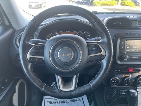 Used 2016 Jeep Renegade Limited FWD image 19