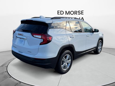 Used 2024 GMC Terrain SLE w/ Driver Convenience Package image 5