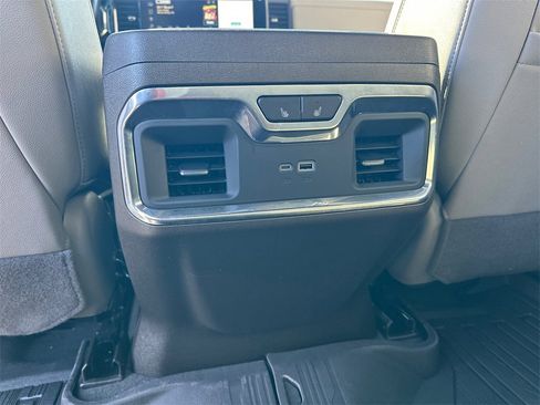 Used 2025 GMC Sierra 2500 SLT w/ SLT Premium Package image 23