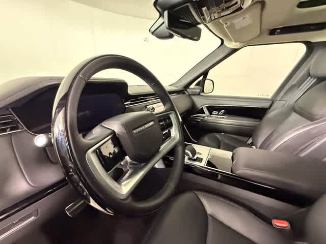 Used 2025 Land Rover Range Rover Long Wheelbase Autobiography AWD/4WD image 6