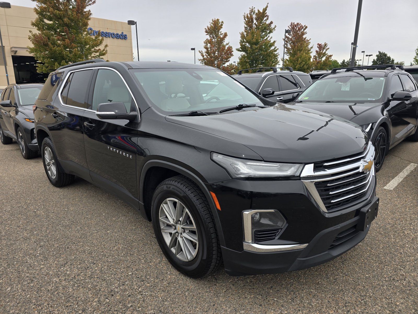 Used 2022 Chevrolet Traverse LT FWD image 19