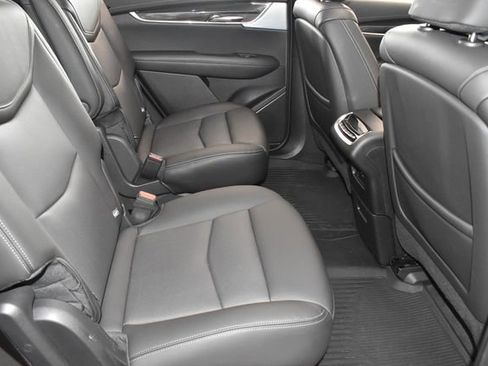 Used 2024 Cadillac XT6 Sport w/ Technology Package AWD/4WD image 12