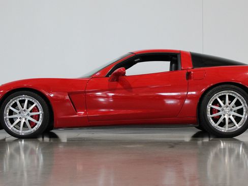 Used 2005 Chevrolet Corvette Coupe w/ Preferred Equipment Group RWD image 38