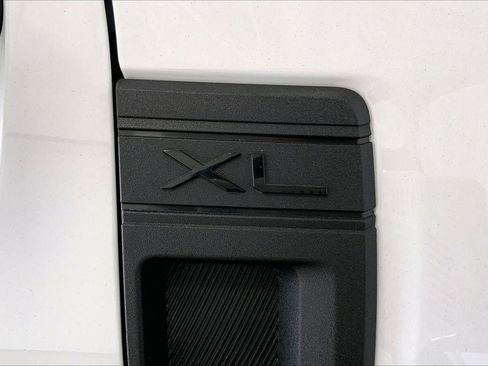 Used 2025 Ford Maverick XL FWD image 9