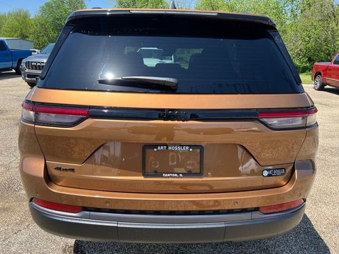 New 2026 Jeep Grand Cherokee Limited AWD/4WD image 4