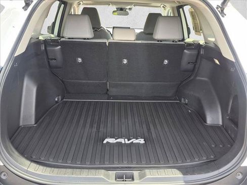 Used 2022 Toyota RAV4 XLE Premium AWD/4WD image 6