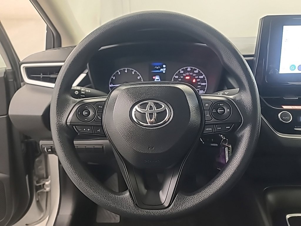 Used 2025 Toyota Corolla LE FWD image 31