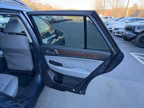 Used 2018 Subaru Outback 2.5i Limited AWD/4WD image 23