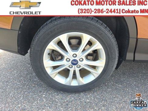 Used 2017 Ford Escape SE w/ SE Cold Weather Package AWD/4WD image 8