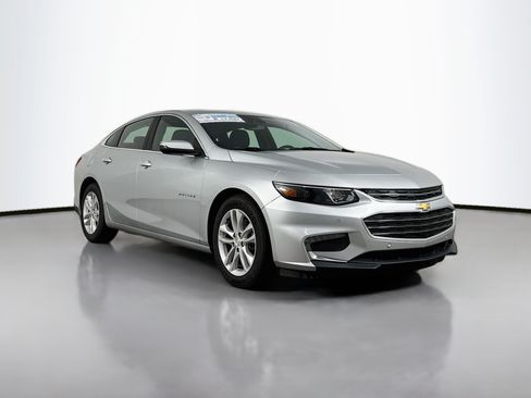 Used 2018 Chevrolet Malibu LT w/ Driver Confidence Package FWD image 1