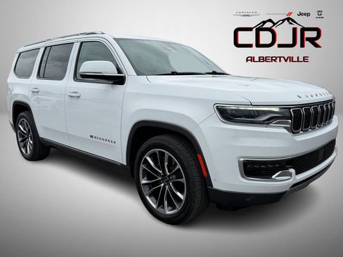 Used 2022 Jeep Wagoneer Series III w/ Premium Group I image 1