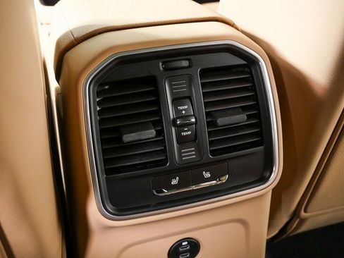 New 2026 Porsche Macan AWD/4WD image 21