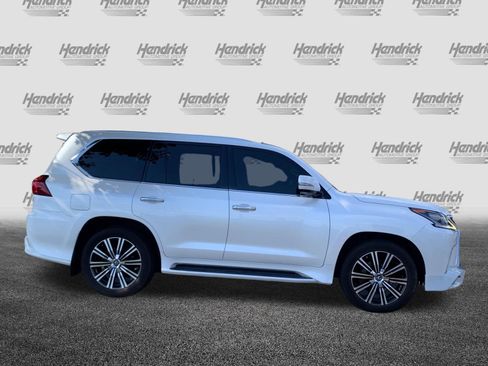 Used 2019 Lexus LX 570 4WD w/ Luxury Package image 11
