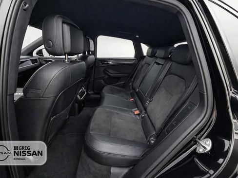 Used 2018 Porsche Macan AWD/4WD image 11