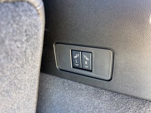 New 2025 Cadillac XT6 Luxury image 6