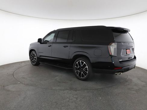 Certified 2025 Chevrolet Suburban RST w/ RST Capability Package AWD/4WD image 9