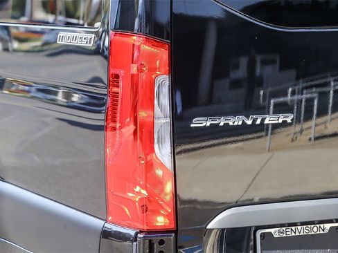 Used 2023 Mercedes-Benz Sprinter 2500 image 9