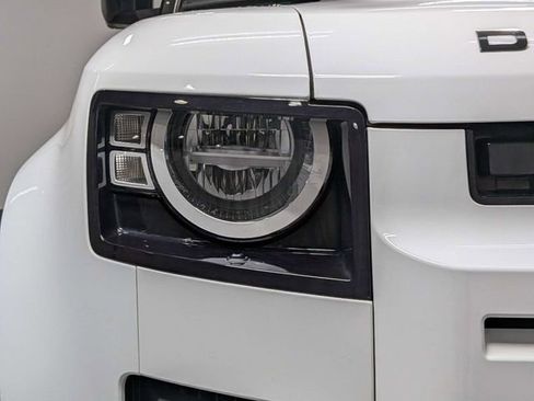 Used 2023 Land Rover Defender 110 S image 28