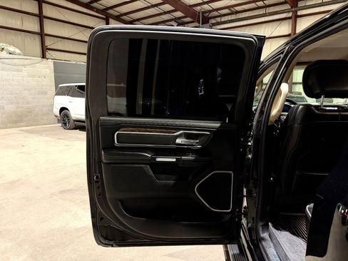 Used 2020 RAM 1500 Laramie AWD/4WD image 15