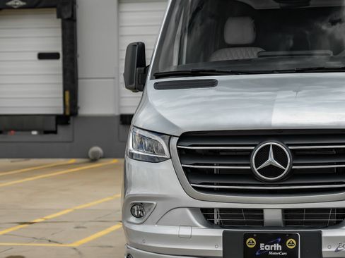 Used 2023 Mercedes-Benz Sprinter 3500 image 27