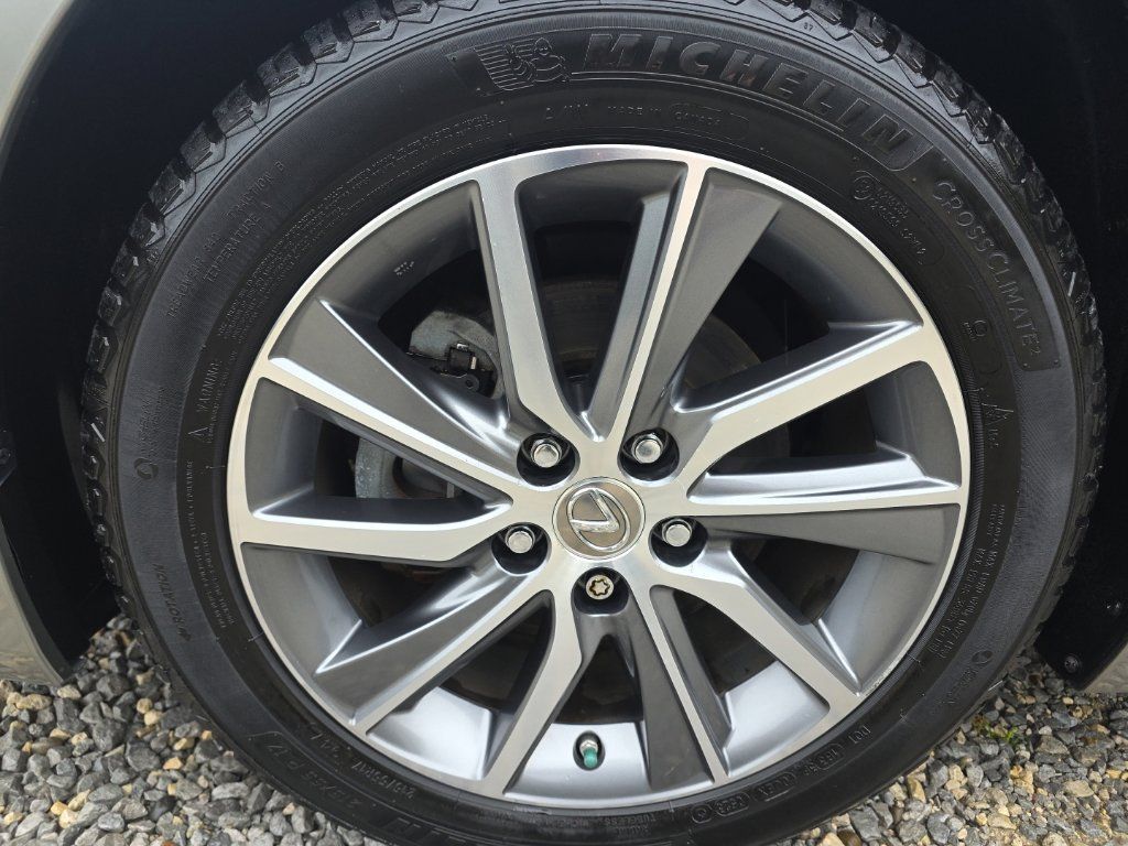 Used 2018 Lexus ES 300h FWD image 12