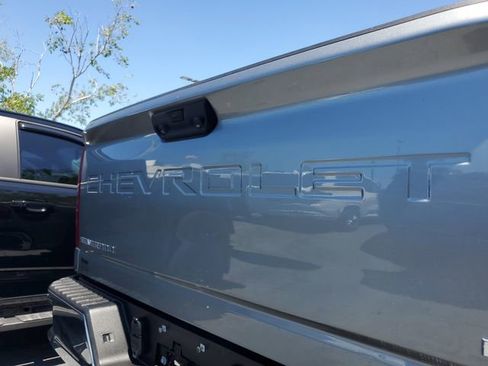Used 2024 Chevrolet Silverado 2500 LT AWD/4WD image 6