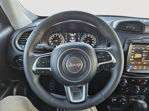 Used 2023 Jeep Renegade Latitude image 10