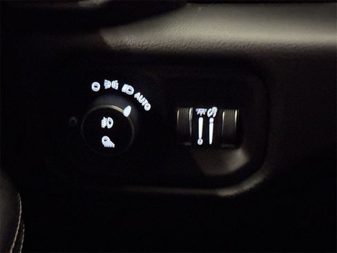 Used 2019 RAM 2500 Laramie w/ Black Appearance Package image 19