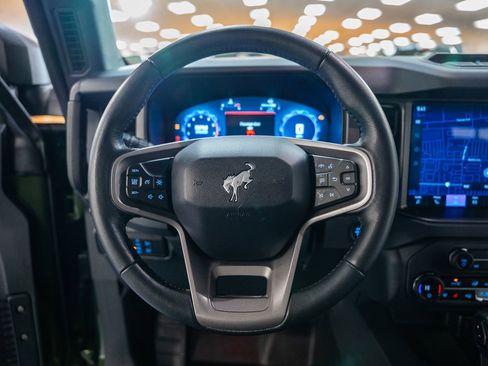 Used 2025 Ford Bronco Badlands image 35