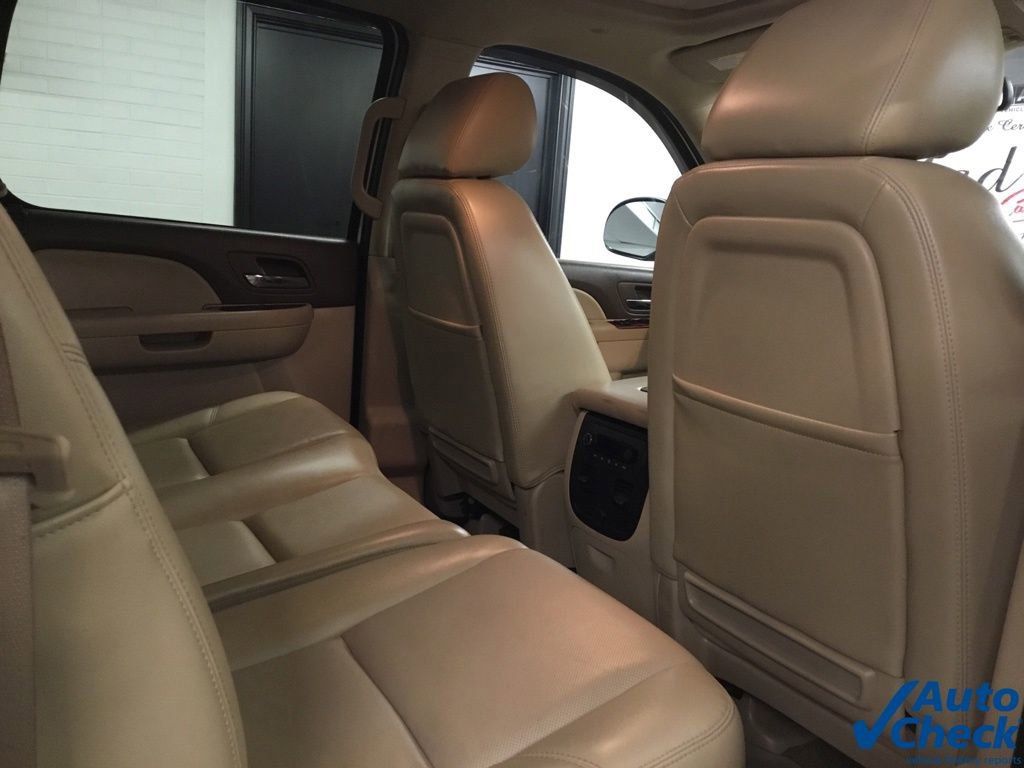 Used 2011 Chevrolet Avalanche LTZ AWD/4WD image 45