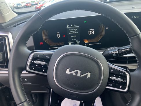 Used 2025 Kia Sorento EX FWD image 23