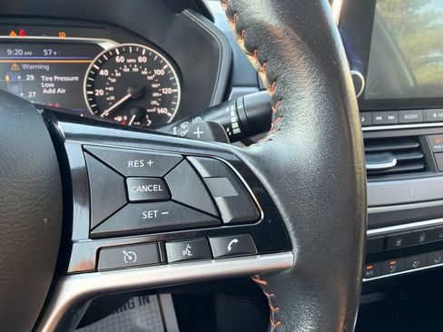 Used 2024 Nissan Altima 2.5 SR FWD image 30