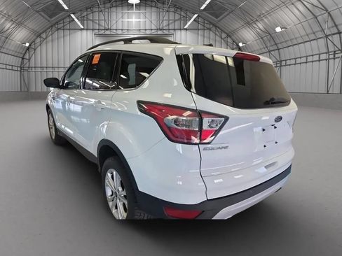 Used 2017 Ford Escape SE w/ Equipment Group 201A AWD/4WD image 13