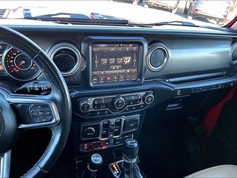 Used 2018 Jeep Wrangler Unlimited Rubicon image 16