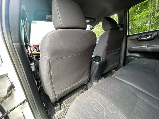 Used 2019 Toyota Tacoma TRD Off-Road AWD/4WD image 32