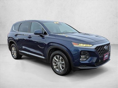 Used 2019 Hyundai Santa Fe SE image 3