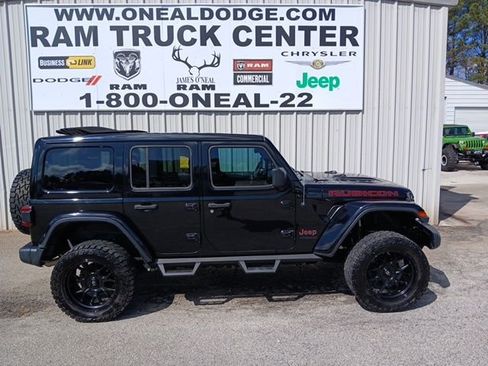 Used 2018 Jeep Wrangler Unlimited Rubicon image 2