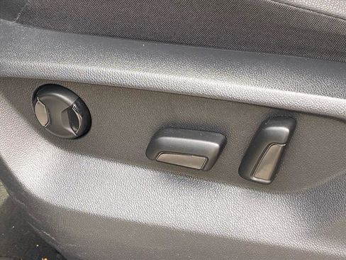 Used 2019 Volkswagen Tiguan SEL FWD image 12