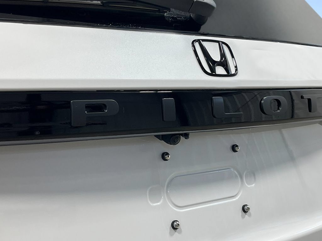 New 2026 Honda Pilot Touring image 7