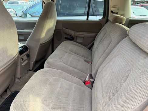 Used 2002 Ford Explorer XLT image 9