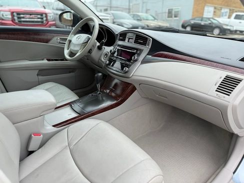 Used 2011 Toyota Avalon image 22