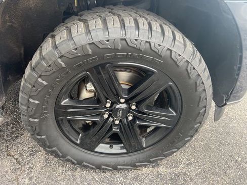 Used 2020 Ford Expedition XLT w/ Equipment Group 202A AWD/4WD image 25