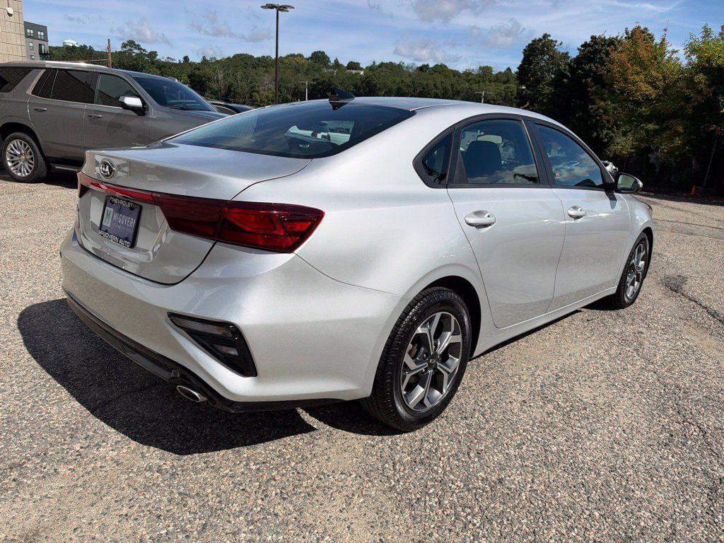 Used 2019 Kia Forte LXS FWD image 7