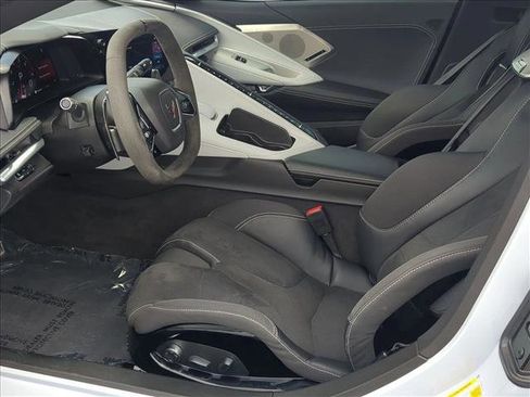 Used 2024 Chevrolet Corvette Stingray Preferred Conv w/ Z51 Performance Package RWD image 16