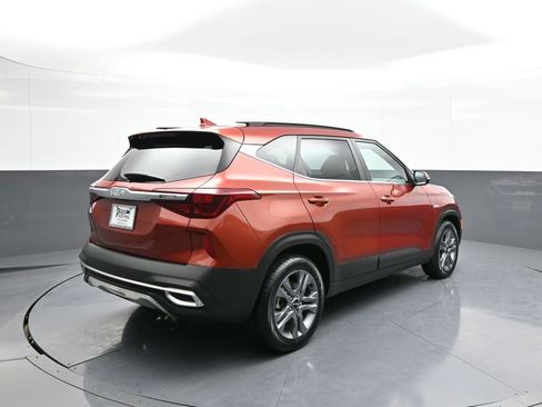 Certified 2022 Kia Seltos S image 6