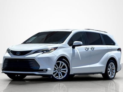 Certified 2023 Toyota Sienna Platinum