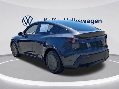 Used 2026 Tesla Model Y AWD image 4