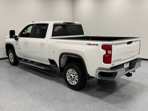 Used 2025 Chevrolet Silverado 2500 LT w/ Convenience Package AWD/4WD image 9