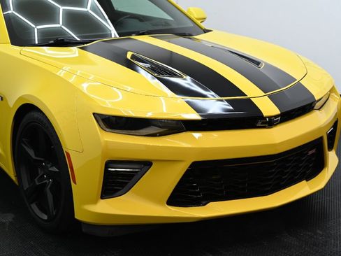 Used 2018 Chevrolet Camaro SS RWD image 8