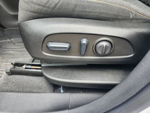 Used 2022 Chevrolet Equinox LT FWD image 19